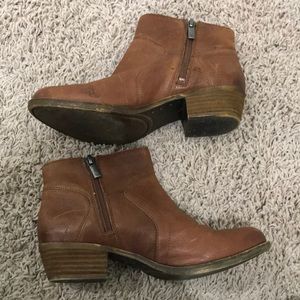 Cognac brown Lucky booties